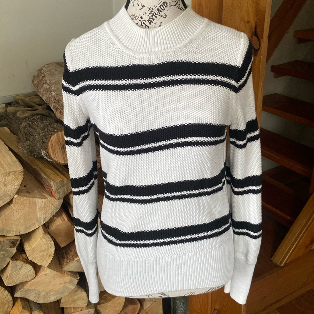 Gap stripe sweater size small